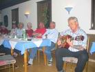 Walters Musi gefllt Annemarie, Karl, Erni, Annemarie und Adi, sowie Walter